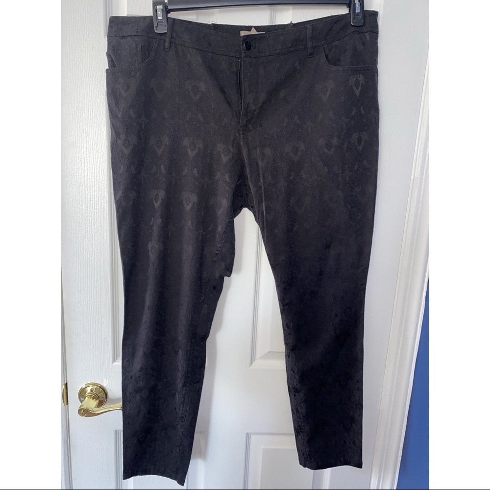 Black lace pattern pants